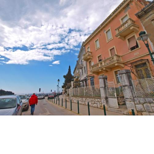 Apartment and room Dulija 1050