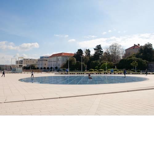 Apartment and Rooms Cvita
