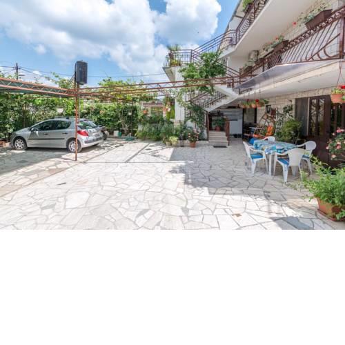 Apartment Arbanija 12113b