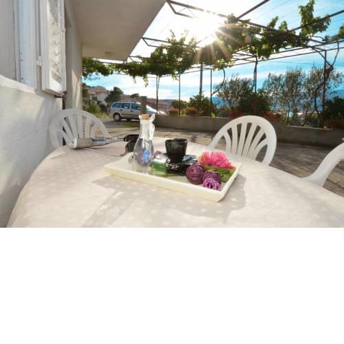 Apartment Arbanija 5228d