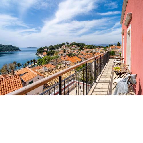 Apartment Atlas with pool and priv. balcony in Cavtat old town