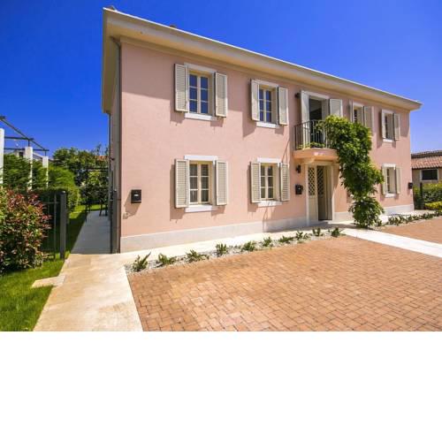 Modern Apartment in Funtana near Sea
