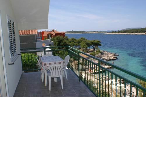 Apartments by the sea Bilo, Primosten - 4189