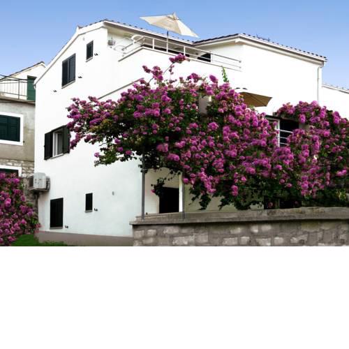 Apartment Bol 2