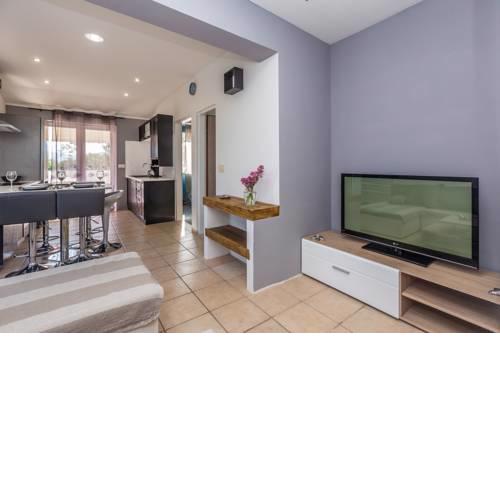 Apartment Brzac