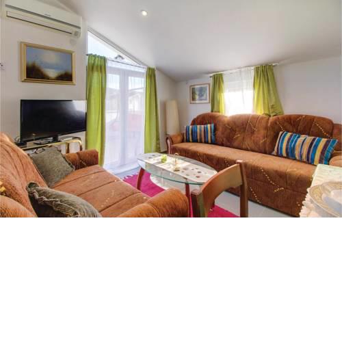 Apartment Cres with Sea View 10