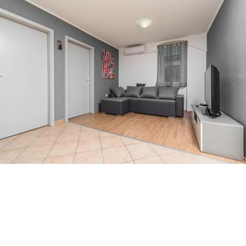 Apartment Dirty Old Town