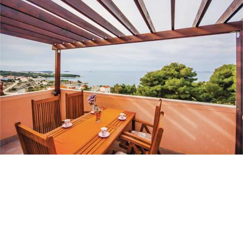 Apartment Dolac with Sea View 10