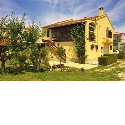 Apartment Dvor