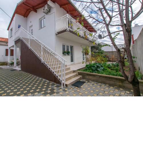 Apartment Ena