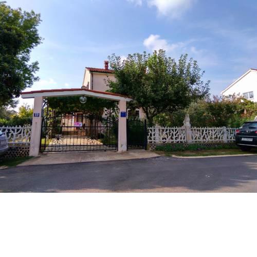 Apartment Gracijana 2