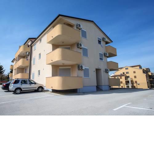Apartment HOUSE LINDA