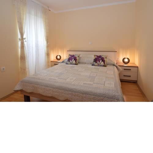 Apartment Hrasta