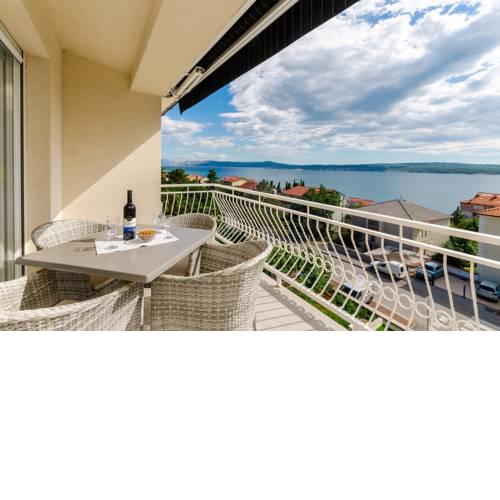 Apartment in Crikvenica 34977
