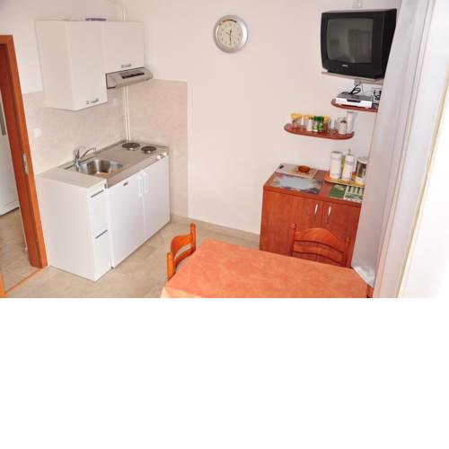 Apartment in Kaštel Gomilica with Terrace, Air condition, WIFI (4192-1)