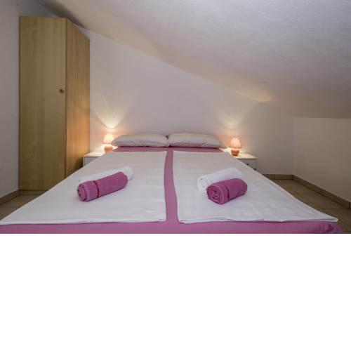 Apartment in Lopar with Terrace, Air conditioning, Wi-Fi, Dishwasher (4612-4)