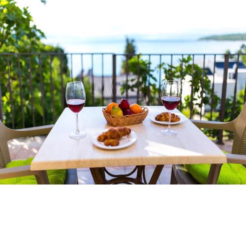 Apartment in Njivice/Insel Krk 27659