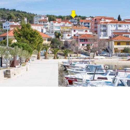 Apartment in Okrug Gornji with sea view, balcony, air conditioning, WiFi (4882-2)