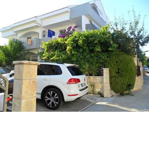 Apartment in Okrug Gornji with Seaview, Terrace, Air condition, WIFI (4790-5)