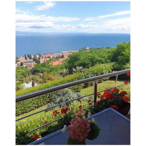 Apartment in Opatija with sea view Sylva