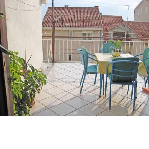 Apartment in Podgora 33597