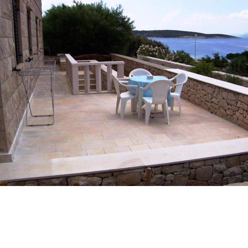 Apartment in Povlja with sea view, terrace, W-LAN 4991-2