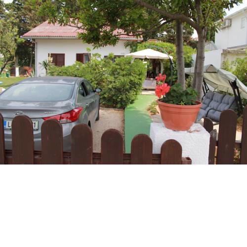 Apartment in Sabunike with Terrace, Air conditioning, Wi-Fi, Washing machine (231-1)