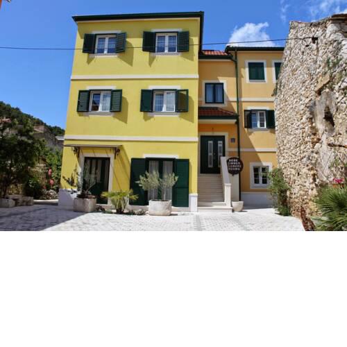 Apartment in Skradin with terrace, air conditioning, WiFi, washing machine (4921-5)
