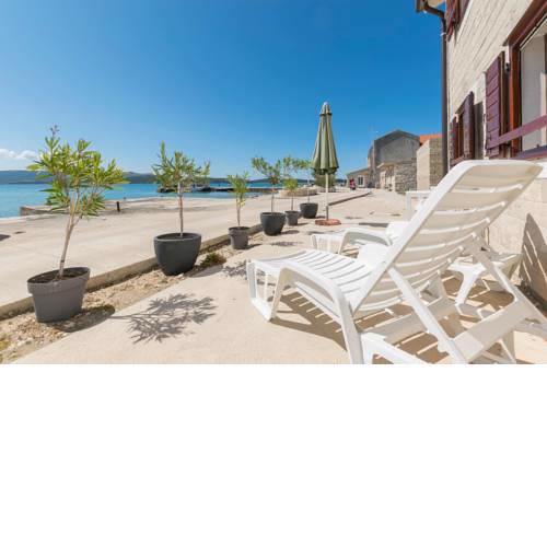 Apartment Island Dream