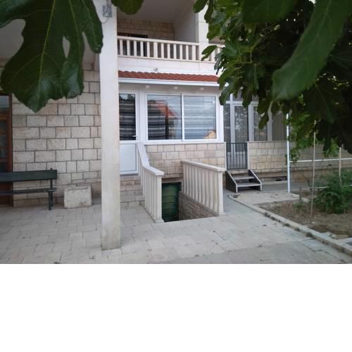 Apartment "Ispod Smokve"