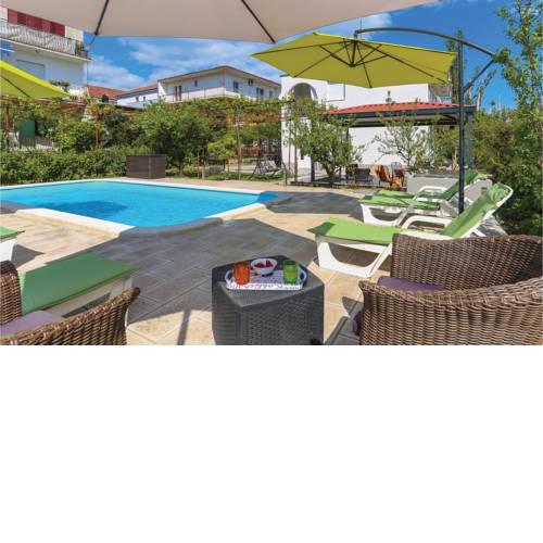 Apartment Kastel Stari 20