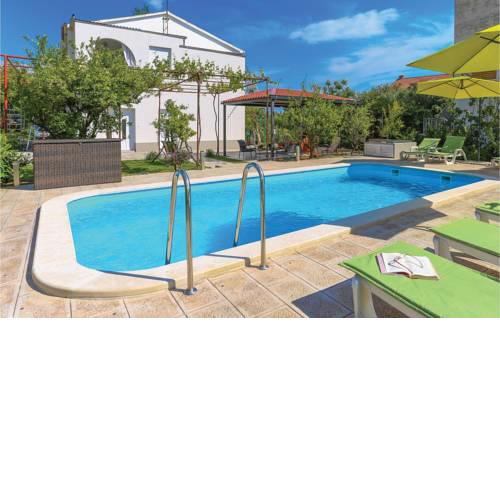Apartment Kastel Stari 96 with Outdoor Swimmingpool