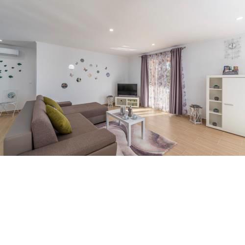 Apartment Kata with Private Pool