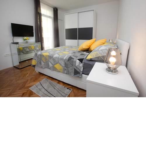 Downtown Apartment Kole