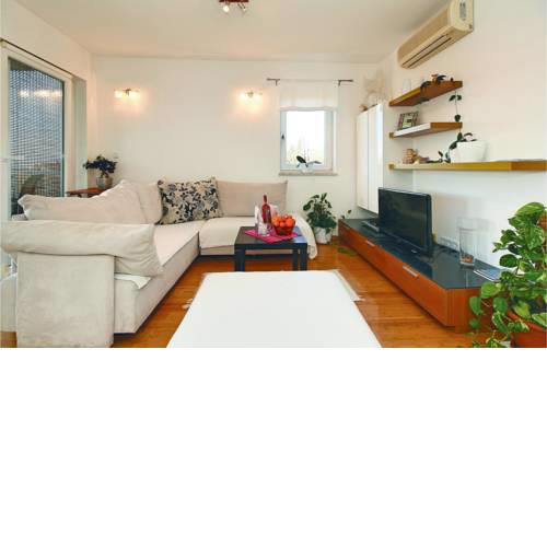 Apartment Kukci with Sea View 08