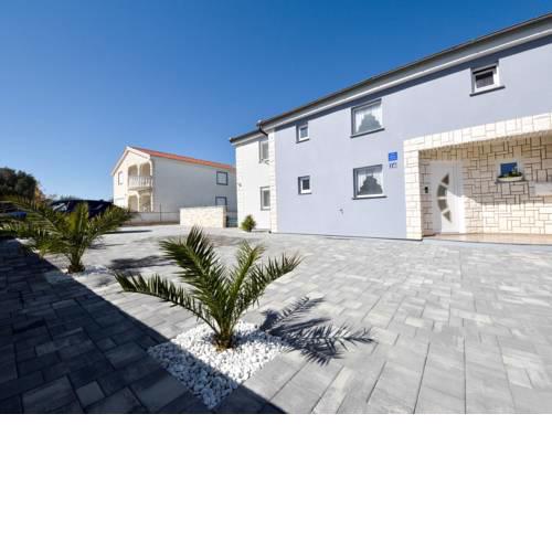 Apartment Lamesic-1