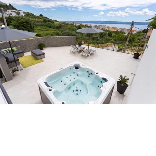 Apartments Lidija - see view with hot tub and split level apartment with garden