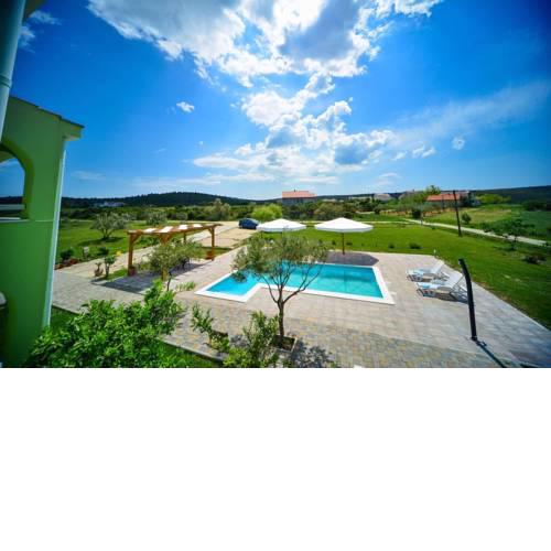 Apartment Ljubacki Stanovi, Ulica I