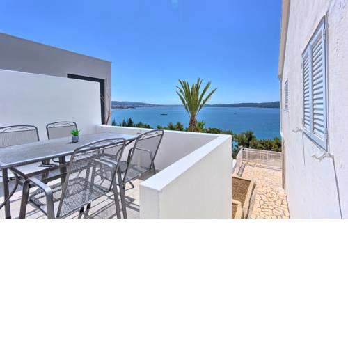 Apartment Lozovina - panoramic sea view
