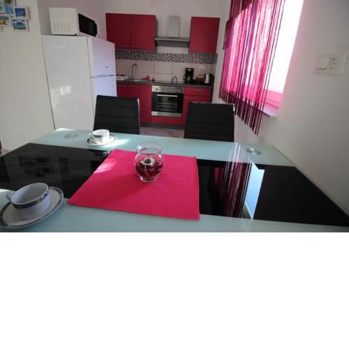 Apartment Luka