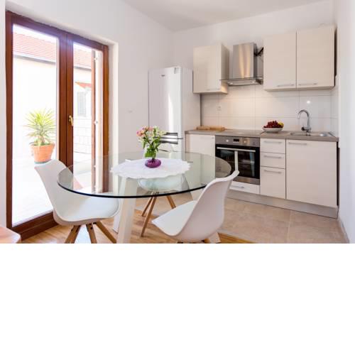 Apartment Luka