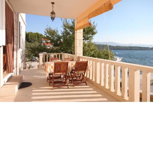 Apartment Lumbarda 9325b
