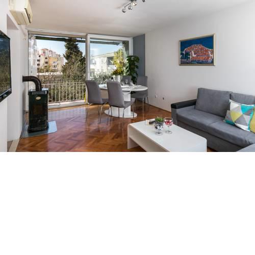 Apartment Mak