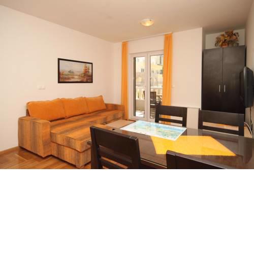 Apartment Makarska 3751e
