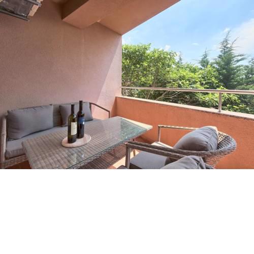 Apartment Mara in Ližnjan with shared pool
