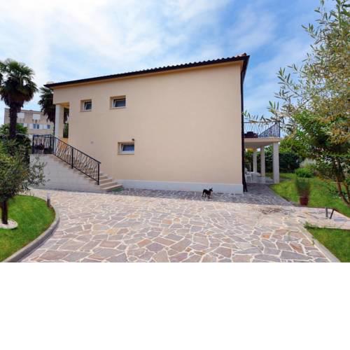 Apartment Marina (NVG115)