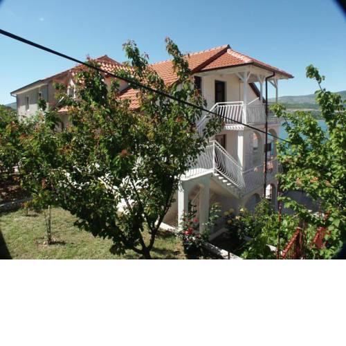 Apartment Mastrinka 2050b