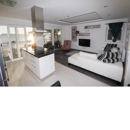 Apartment Mate