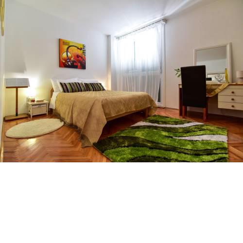Apartment Maya 305