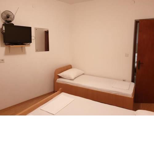 Apartment Metajna 4120c